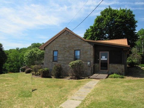 Photo of 201 Grazier St, Johnstown, PA 15905 (MLS # 1758591)