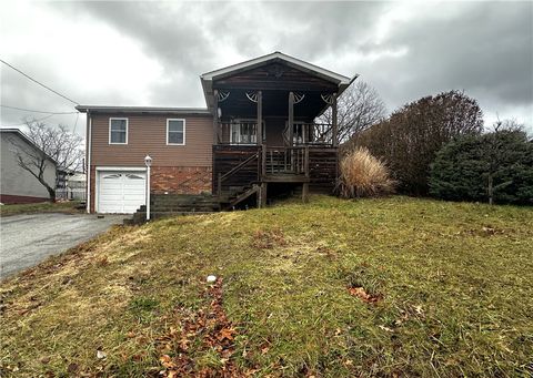 Photo of 509 S Summit St, Derry, PA 15627 (MLS # 1740324)