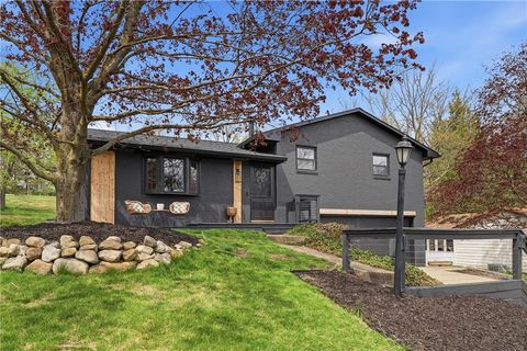 Photo of 2404 17th St, Beaver Falls, PA 15010 (MLS # 1749492)