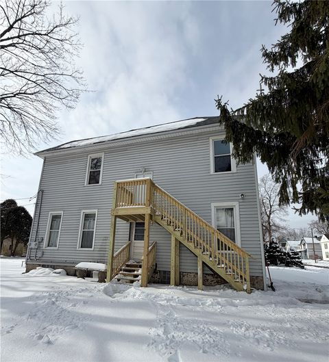 Photo of 306 E Wallace Ave, New Castle, PA 16101 (MLS # 1739488)