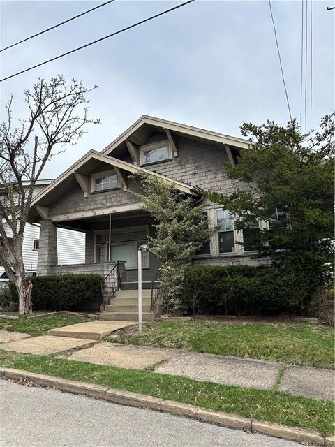 Photo of 115 Woodrow Ct, Sharon, PA 16146 (MLS # 1746478)