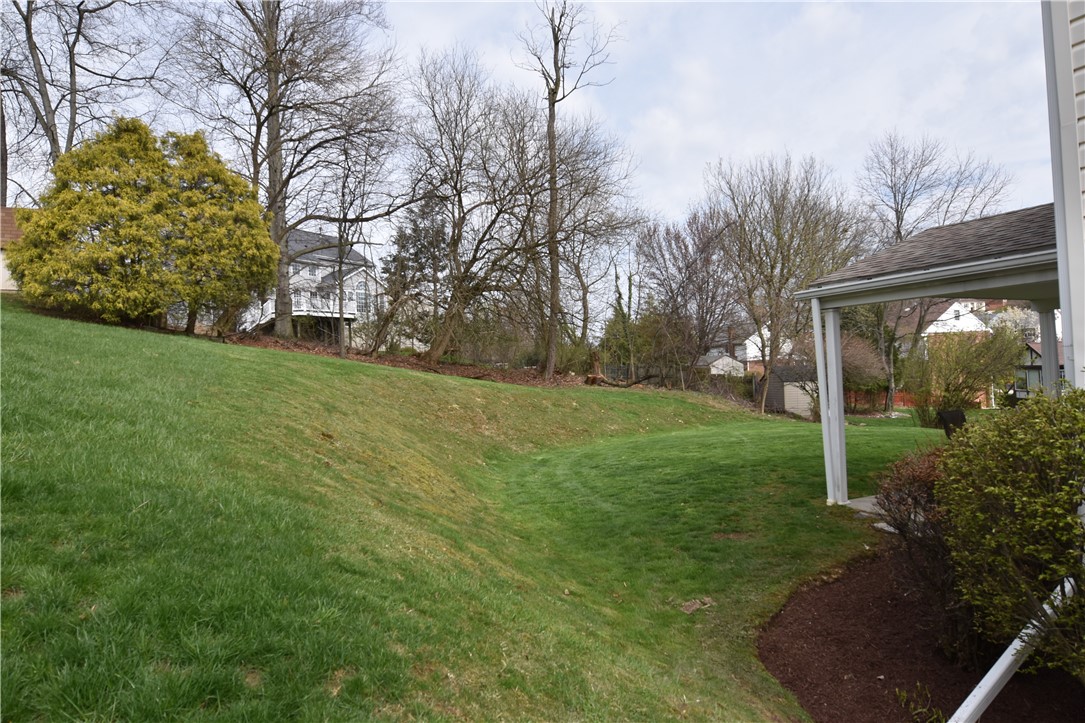 1025 Manor Vue Ct, Delmont, Pennsylvania image 25