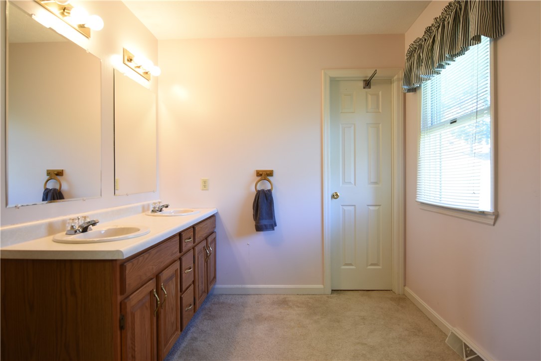 1025 Manor Vue Ct, Murrysville, Pennsylvania image 16