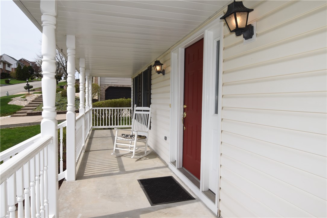 1025 Manor Vue Ct, Delmont, Pennsylvania image 2