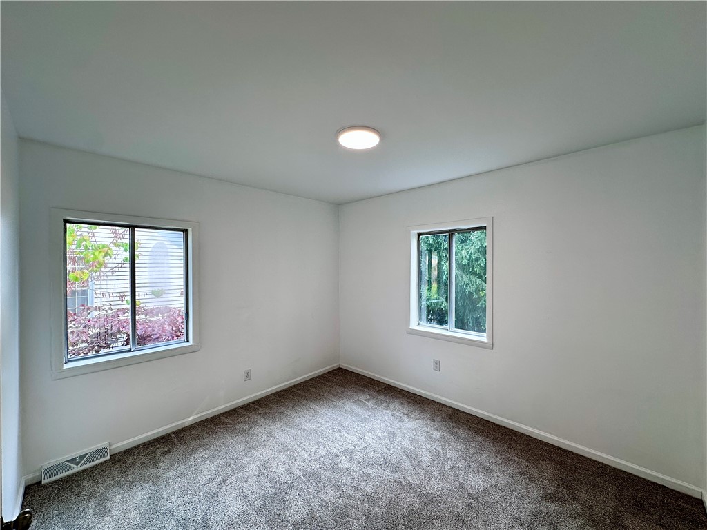 New Castle/4th, Pennsylvania 16101, United States, 2 Bedrooms Bedrooms, ,2 BathroomsBathrooms,Residential,Active,144351