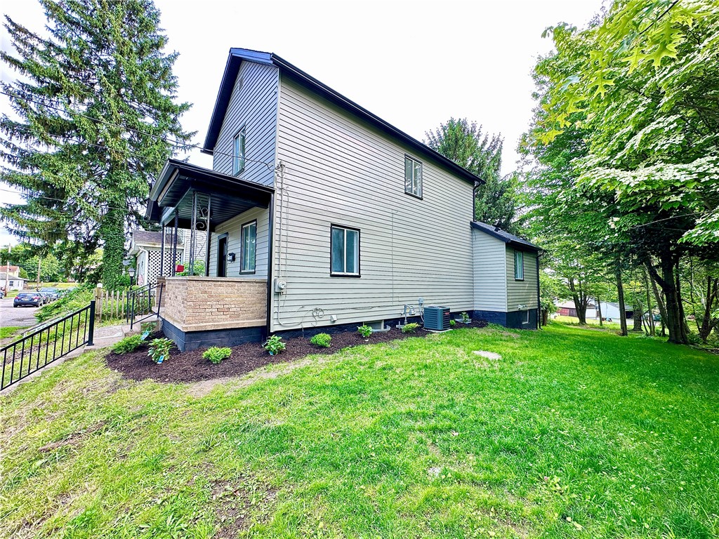 New Castle/4th, Pennsylvania 16101, United States, 2 Bedrooms Bedrooms, ,2 BathroomsBathrooms,Residential,Active,144351