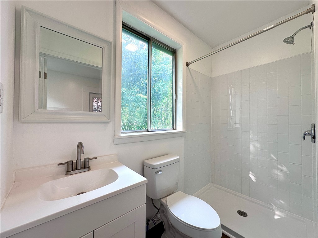 New Castle/4th, Pennsylvania 16101, United States, 2 Bedrooms Bedrooms, ,2 BathroomsBathrooms,Residential,Active,144351