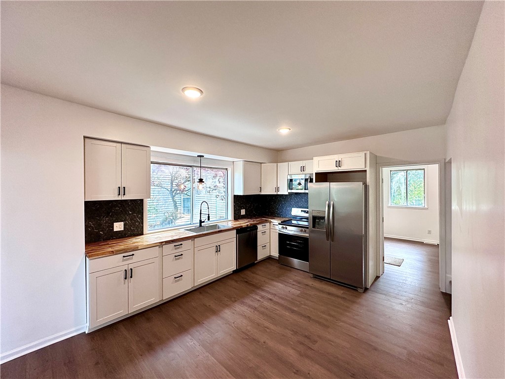 New Castle/4th, Pennsylvania 16101, United States, 2 Bedrooms Bedrooms, ,2 BathroomsBathrooms,Residential,Active,144351