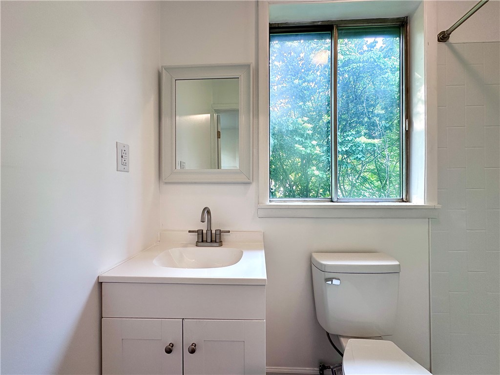 New Castle/4th, Pennsylvania 16101, United States, 2 Bedrooms Bedrooms, ,2 BathroomsBathrooms,Residential,Active,144351