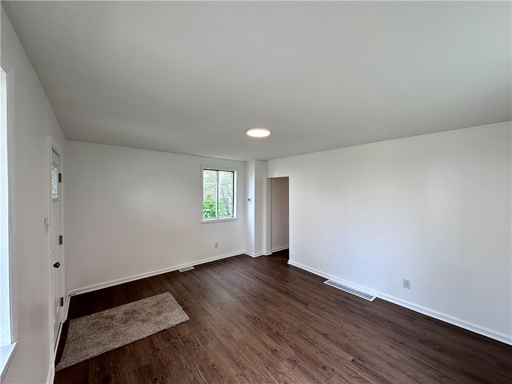 New Castle/4th, Pennsylvania 16101, United States, 2 Bedrooms Bedrooms, ,2 BathroomsBathrooms,Residential,Active,144351