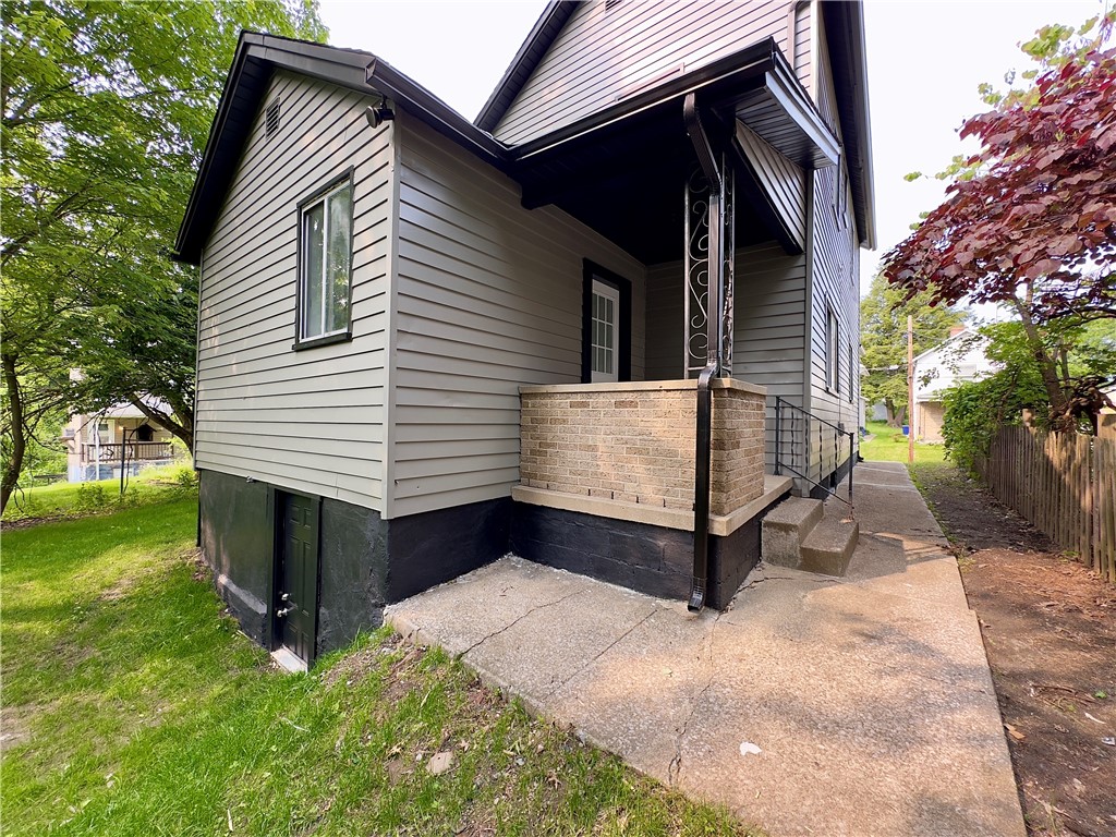 New Castle/4th, Pennsylvania 16101, United States, 2 Bedrooms Bedrooms, ,2 BathroomsBathrooms,Residential,Active,144351