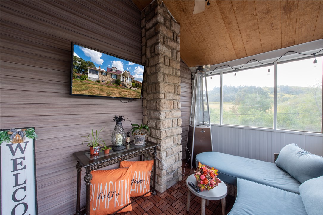 Allegheny Twp, Pennsylvania 15068, United States, 4 Bedrooms Bedrooms, ,3 BathroomsBathrooms,Residential,Contingent,216382