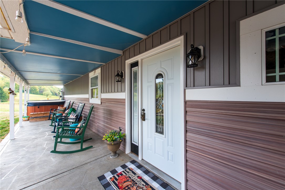 Allegheny Twp, Pennsylvania 15068, United States, 4 Bedrooms Bedrooms, ,3 BathroomsBathrooms,Residential,Contingent,216382