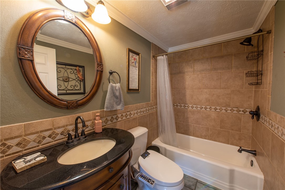 Allegheny Twp, Pennsylvania 15068, United States, 4 Bedrooms Bedrooms, ,3 BathroomsBathrooms,Residential,Contingent,216382