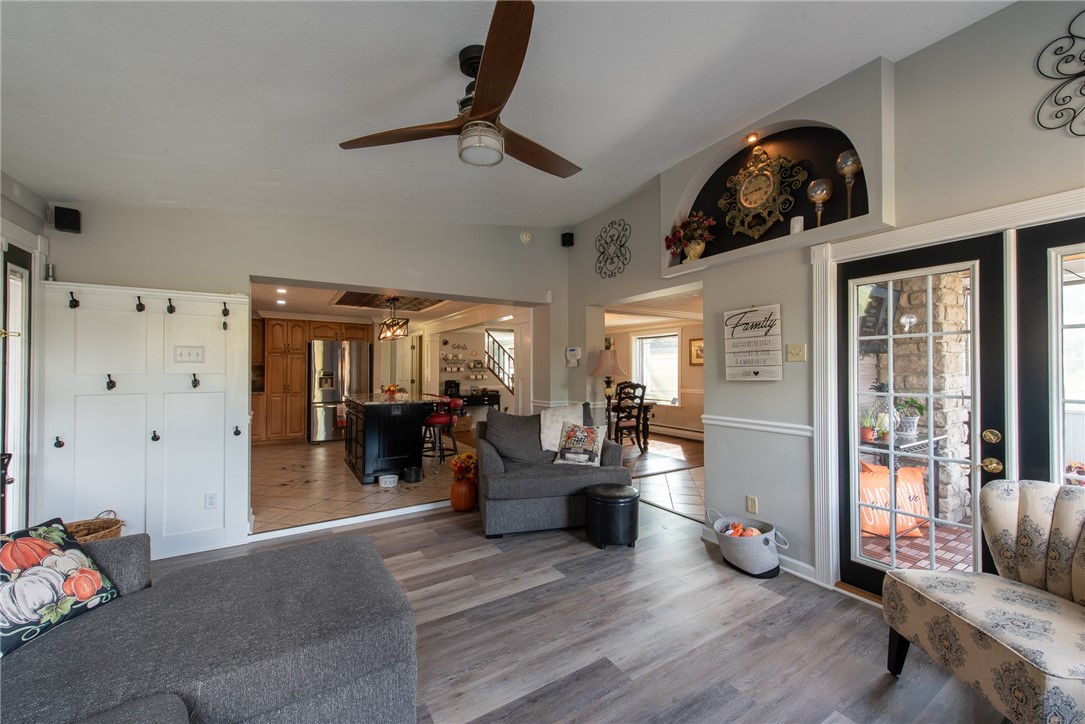 Allegheny Twp, Pennsylvania 15068, United States, 4 Bedrooms Bedrooms, ,3 BathroomsBathrooms,Residential,Contingent,216382