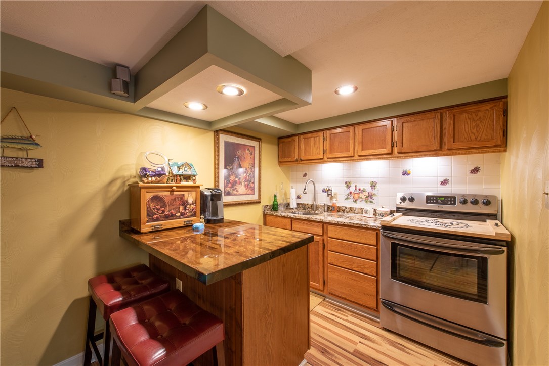 Allegheny Twp, Pennsylvania 15068, United States, 4 Bedrooms Bedrooms, ,3 BathroomsBathrooms,Residential,Contingent,216382