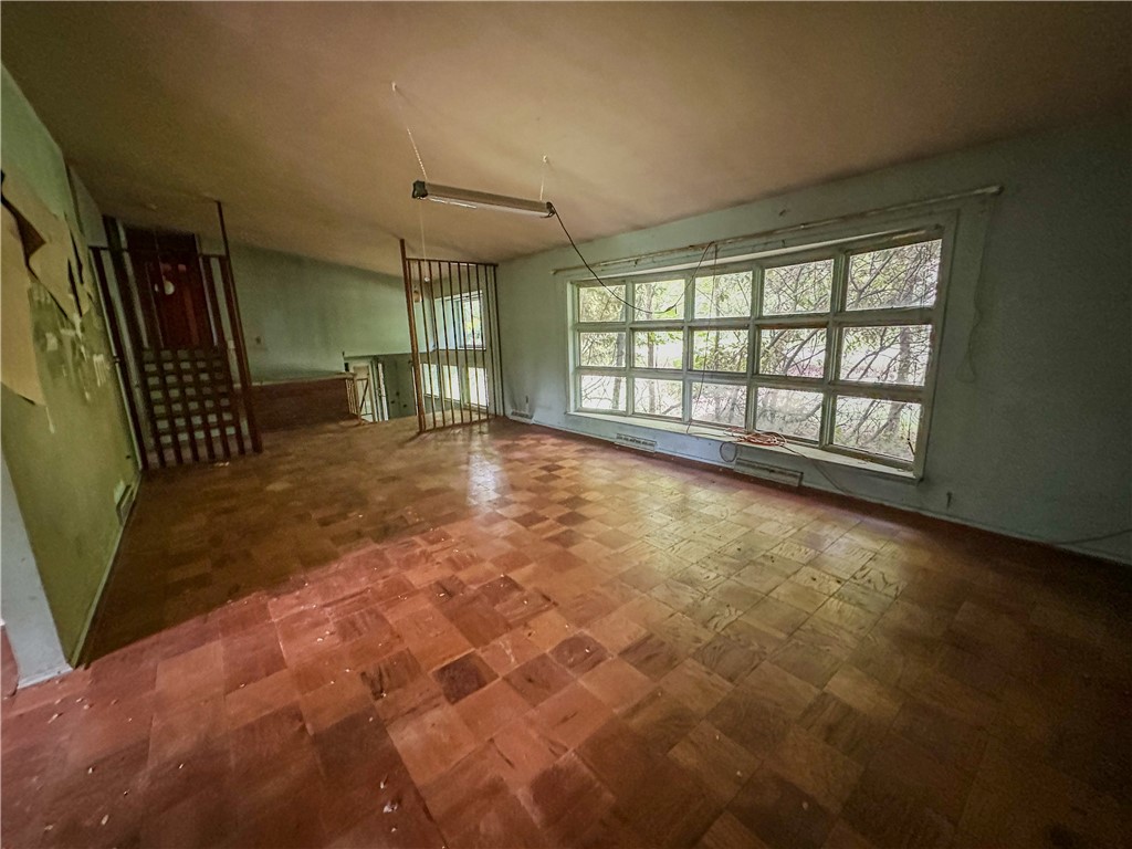 McCandless, Pennsylvania 15090, United States, 4 Bedrooms Bedrooms, ,4 BathroomsBathrooms,Residential,Pending,150447