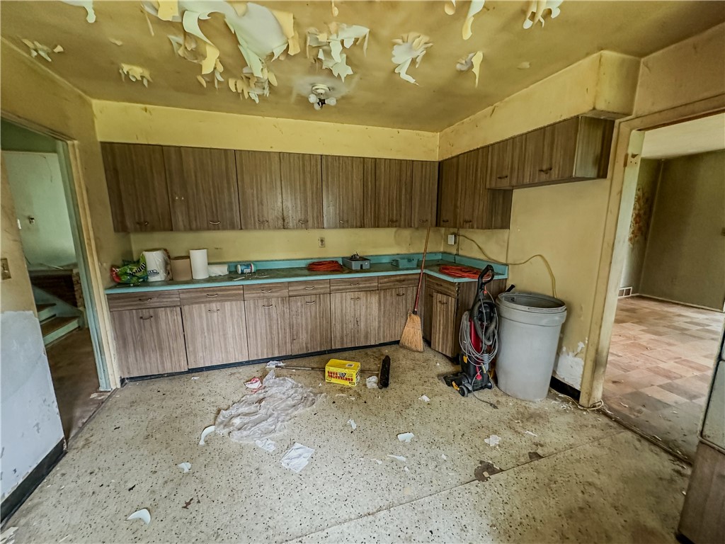 McCandless, Pennsylvania 15090, United States, 4 Bedrooms Bedrooms, ,4 BathroomsBathrooms,Residential,Pending,150447