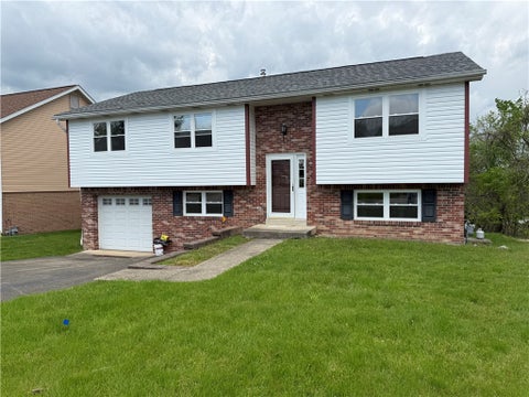 Photo of 106 Palmetto Dr, Pittsburgh, PA 15235 (MLS # 1759351)