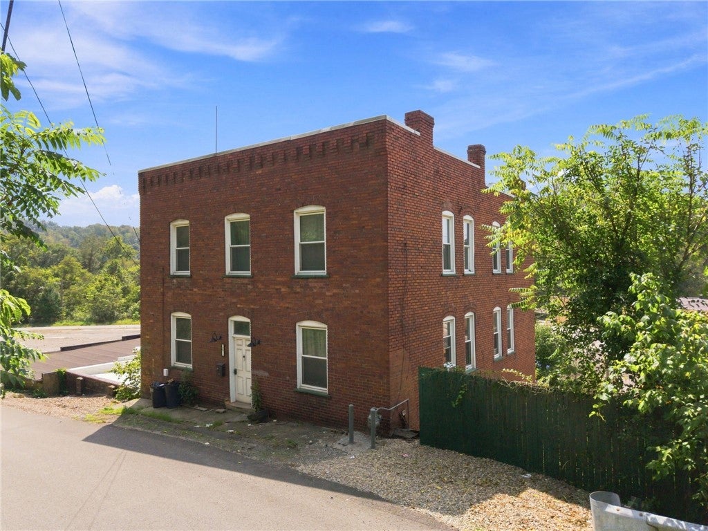 32 Brown Street