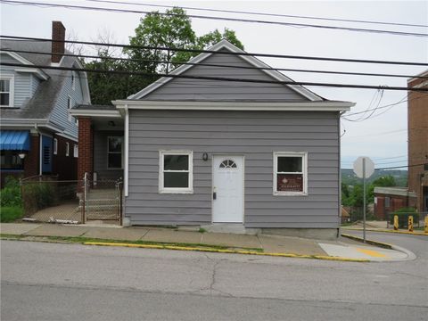 109 Parkfield St Carrick PA 15210