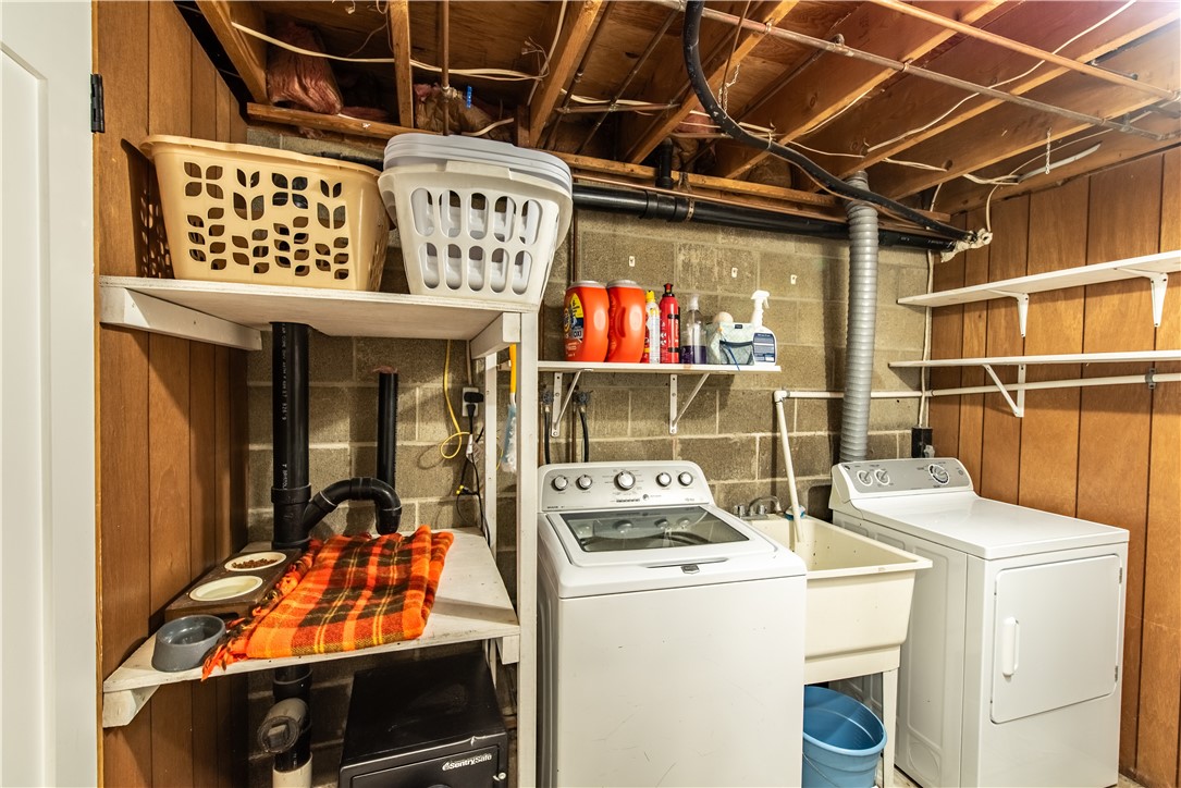 Center Twp - But, Pennsylvania 16001, United States, 3 Bedrooms Bedrooms, ,2 BathroomsBathrooms,Residential,Contingent,141610