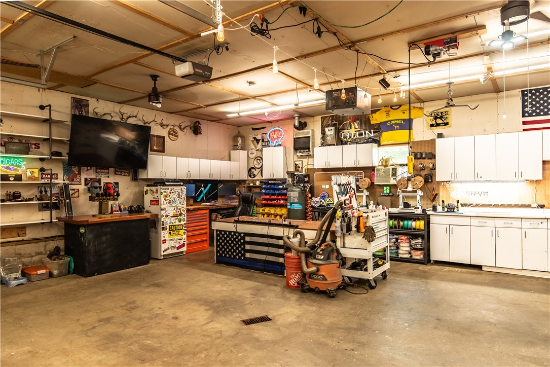 Center Twp - But, Pennsylvania 16001, United States, 3 Bedrooms Bedrooms, ,2 BathroomsBathrooms,Residential,Contingent,141610