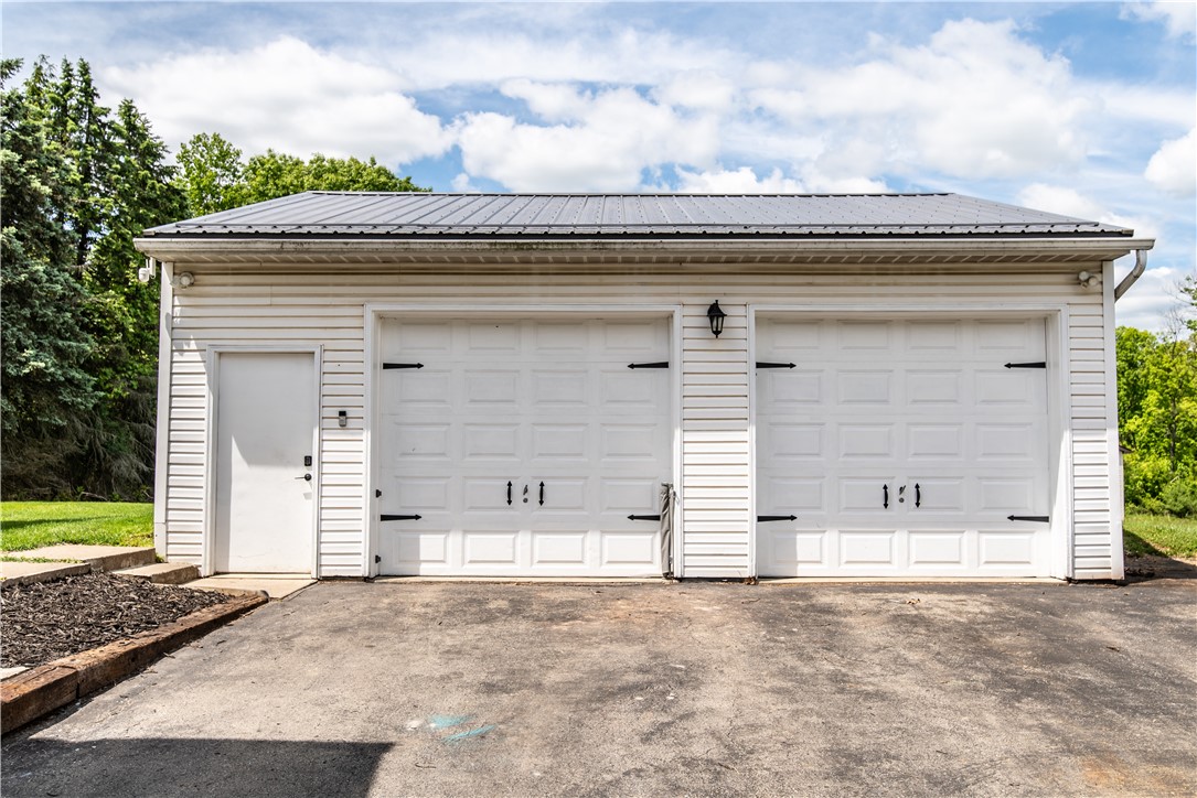 Center Twp - But, Pennsylvania 16001, United States, 3 Bedrooms Bedrooms, ,2 BathroomsBathrooms,Residential,Contingent,141610