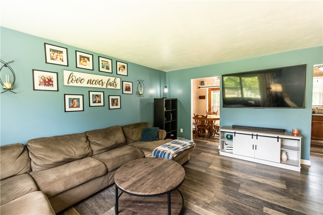 Center Twp - But, Pennsylvania 16001, United States, 3 Bedrooms Bedrooms, ,2 BathroomsBathrooms,Residential,Contingent,141610