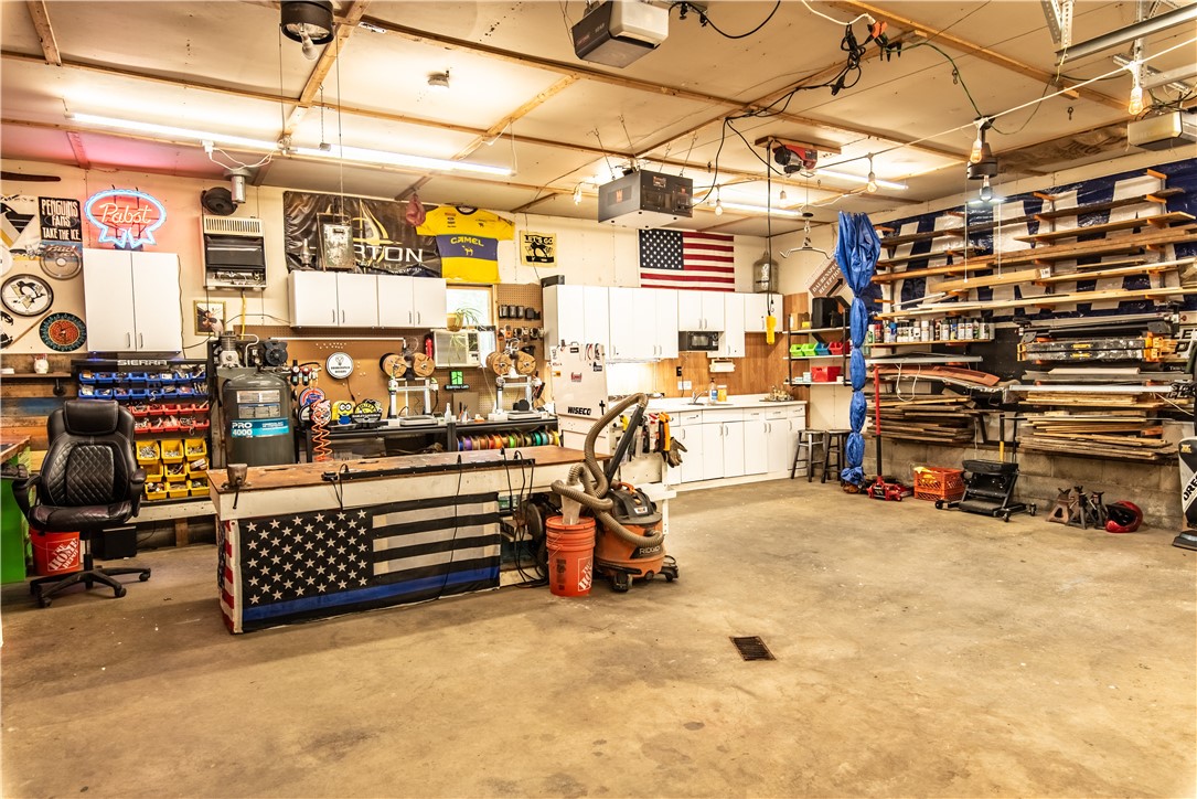 Center Twp - But, Pennsylvania 16001, United States, 3 Bedrooms Bedrooms, ,2 BathroomsBathrooms,Residential,Contingent,141610