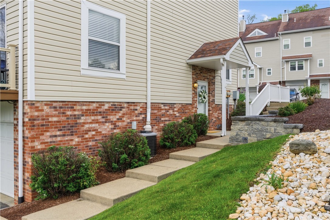 137 OLD VILLAGE LANE