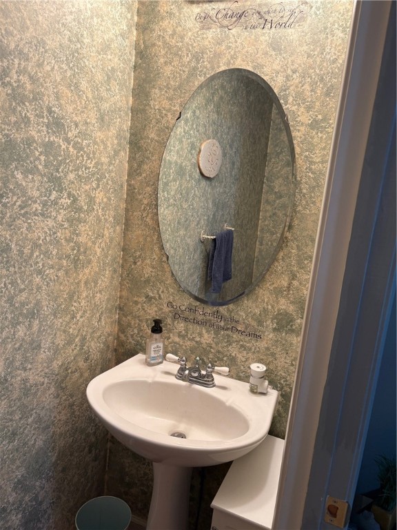 Center Twp - Bea, Pennsylvania 15001, United States, 4 Bedrooms Bedrooms, ,3 BathroomsBathrooms,Residential,Active,21671