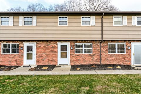 Photo of 384 Northgate Dr #T, Apollo, PA 15613 (MLS # 1737622)
