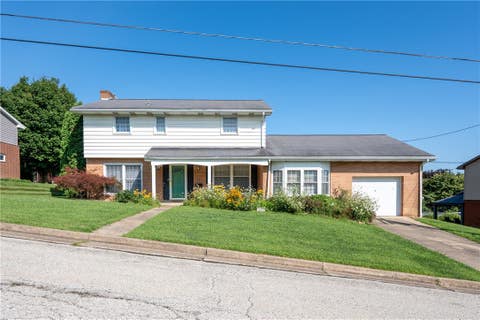 Homes For Sale - 320 W 1st Ave Ave<br/> Latrobe, PA 15650