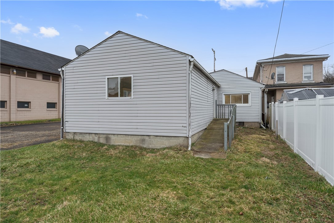 2424 9th Ave Ave, Beaver Falls, Pennsylvania image 28