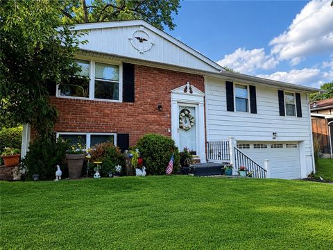 Homes For Sale - 807 E Fairmont Avenue Ave<br/> Lawrence County, New Castle, PA 16105