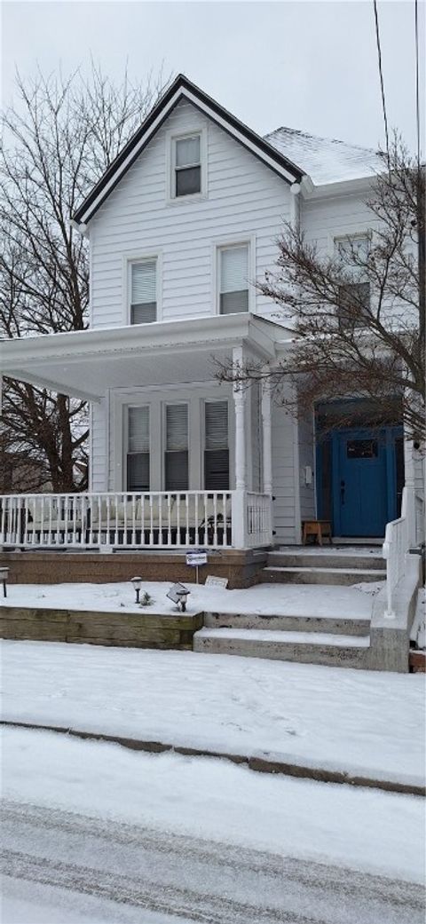 Photo of 548 S Graham St, Pittsburgh, PA 15232 (MLS # 1737677)