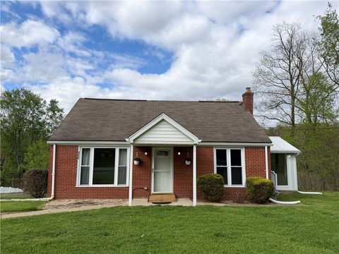 Photo of 4330 Orchardview Dr, Allison Park, PA 15101 (MLS # 1751451)