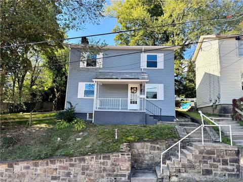 Photo of 532 Elm St, Slippery Rock, PA 16057 (MLS # 1726213)