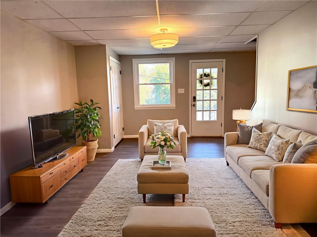 City Of But NE, Pennsylvania 16057, United States, 2 Bedrooms Bedrooms, ,1 BathroomBathrooms,Residential,Active,230500