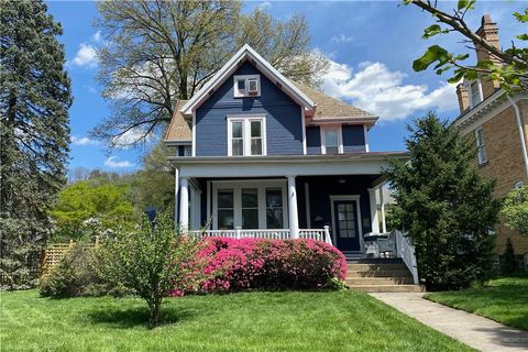 Photo of 729 Beaver St #1, Sewickley, PA 15143 (MLS # 1748902)