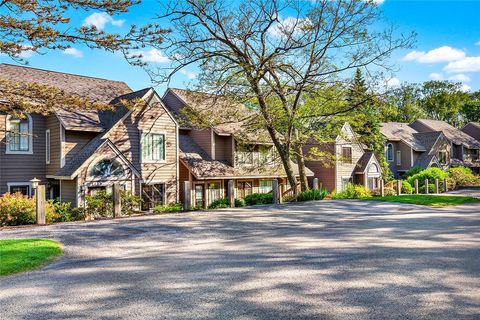 Condominium in Hidden Valley PA 1138 Tanyard Ln 2.jpg