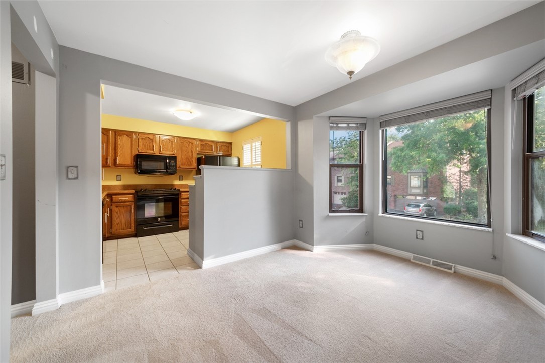 Monroeville, Pennsylvania 15146, United States, 2 Bedrooms Bedrooms, ,3 BathroomsBathrooms,Residential,Active,149804