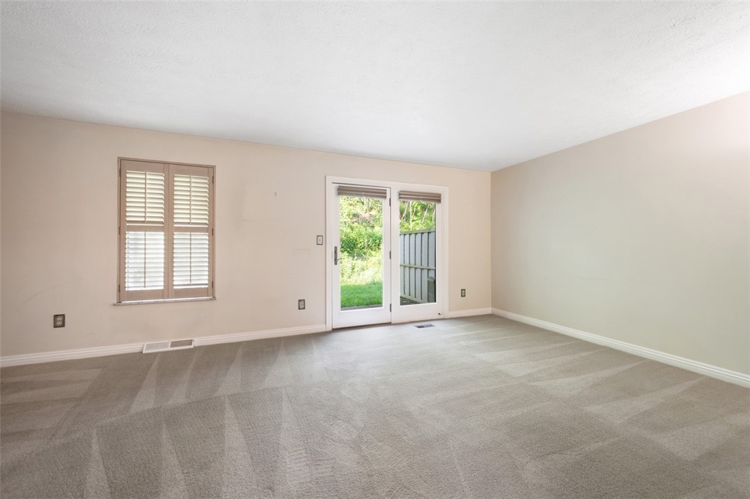 Monroeville, Pennsylvania 15146, United States, 2 Bedrooms Bedrooms, ,3 BathroomsBathrooms,Residential,Active,149804