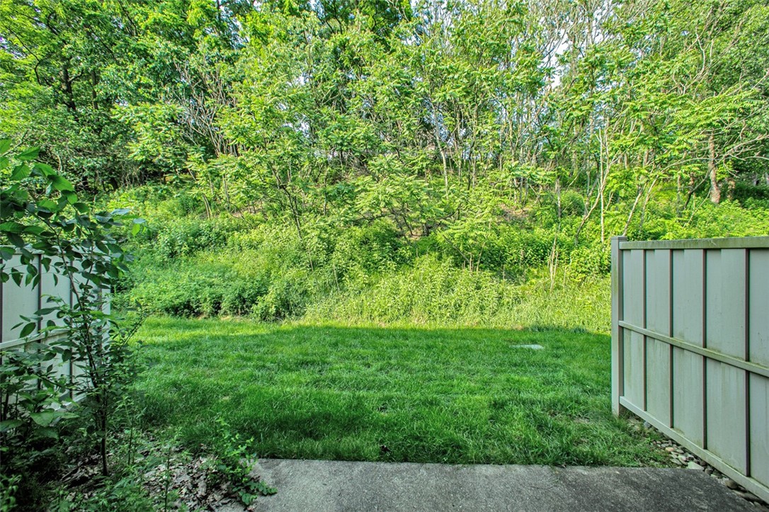 Monroeville, Pennsylvania 15146, United States, 2 Bedrooms Bedrooms, ,3 BathroomsBathrooms,Residential,Active,149804