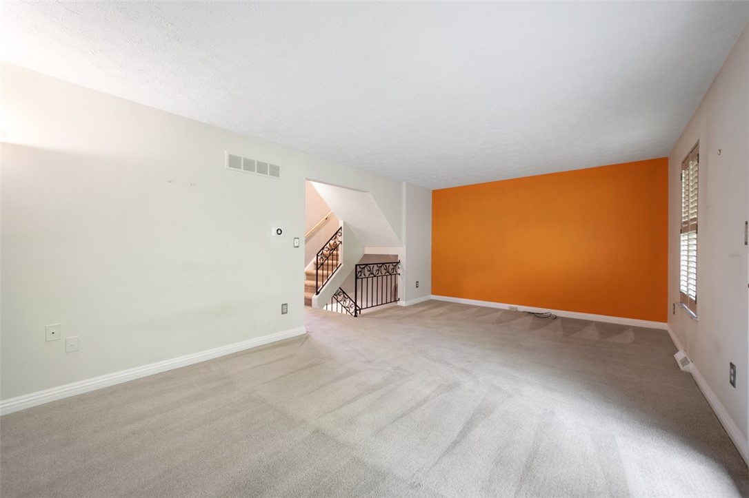 Monroeville, Pennsylvania 15146, United States, 2 Bedrooms Bedrooms, ,3 BathroomsBathrooms,Residential,Active,149804