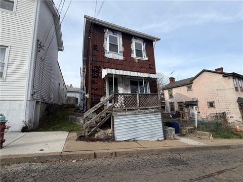 Photo of 217 Kramer Way, Pittsburgh, PA 15211 (MLS # 1745640)