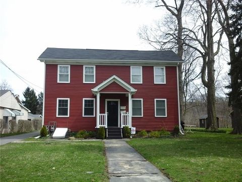 Photo of 1312 Market St #1, Beaver, PA 15009 (MLS # 1739025)