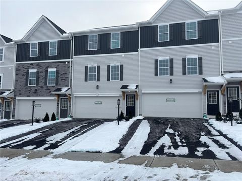Photo of 2006 Canterbury Dr, Imperial, PA 15126 (MLS # 1735750)