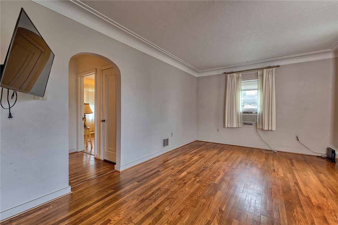 28 E Monroe St St, Latrobe, Pennsylvania image 4